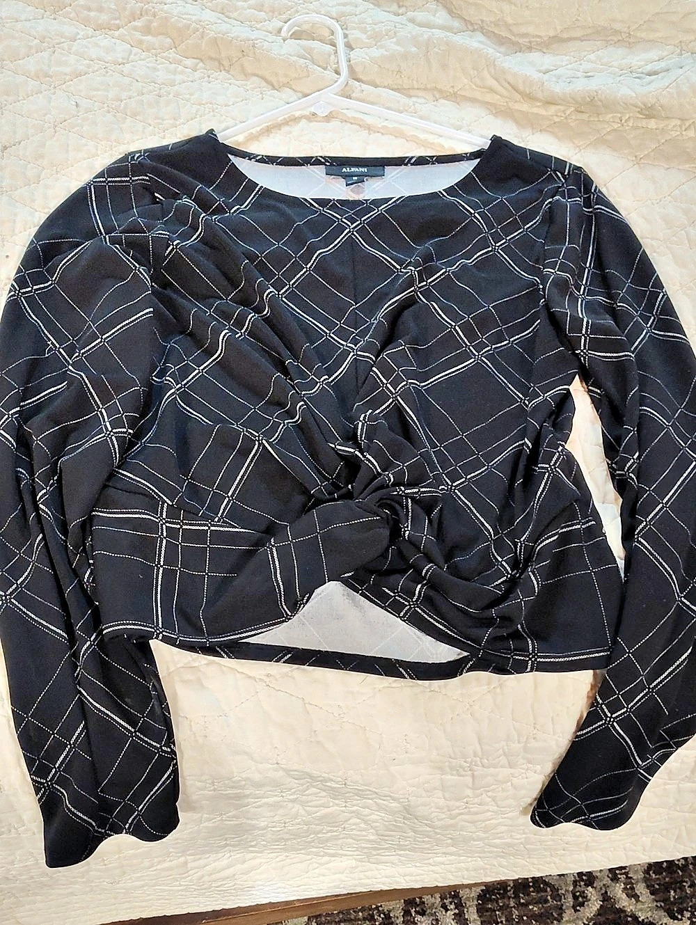 Alfani Women's Geometric Tie-Front Blouse Size Medium Like New